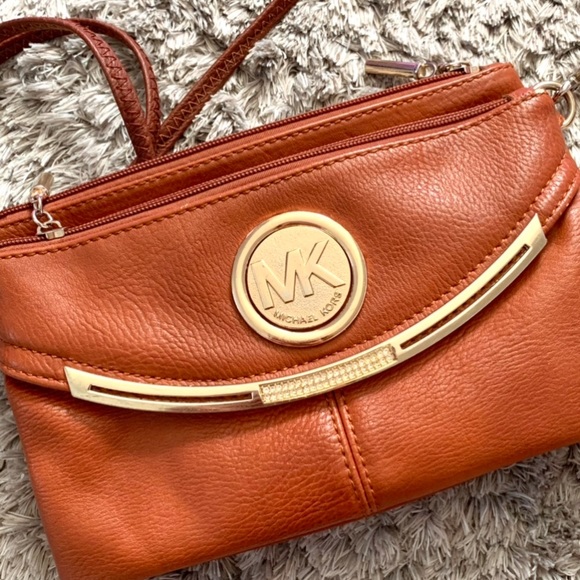 Michael Kors crossbody bag - Picture 1 of 4